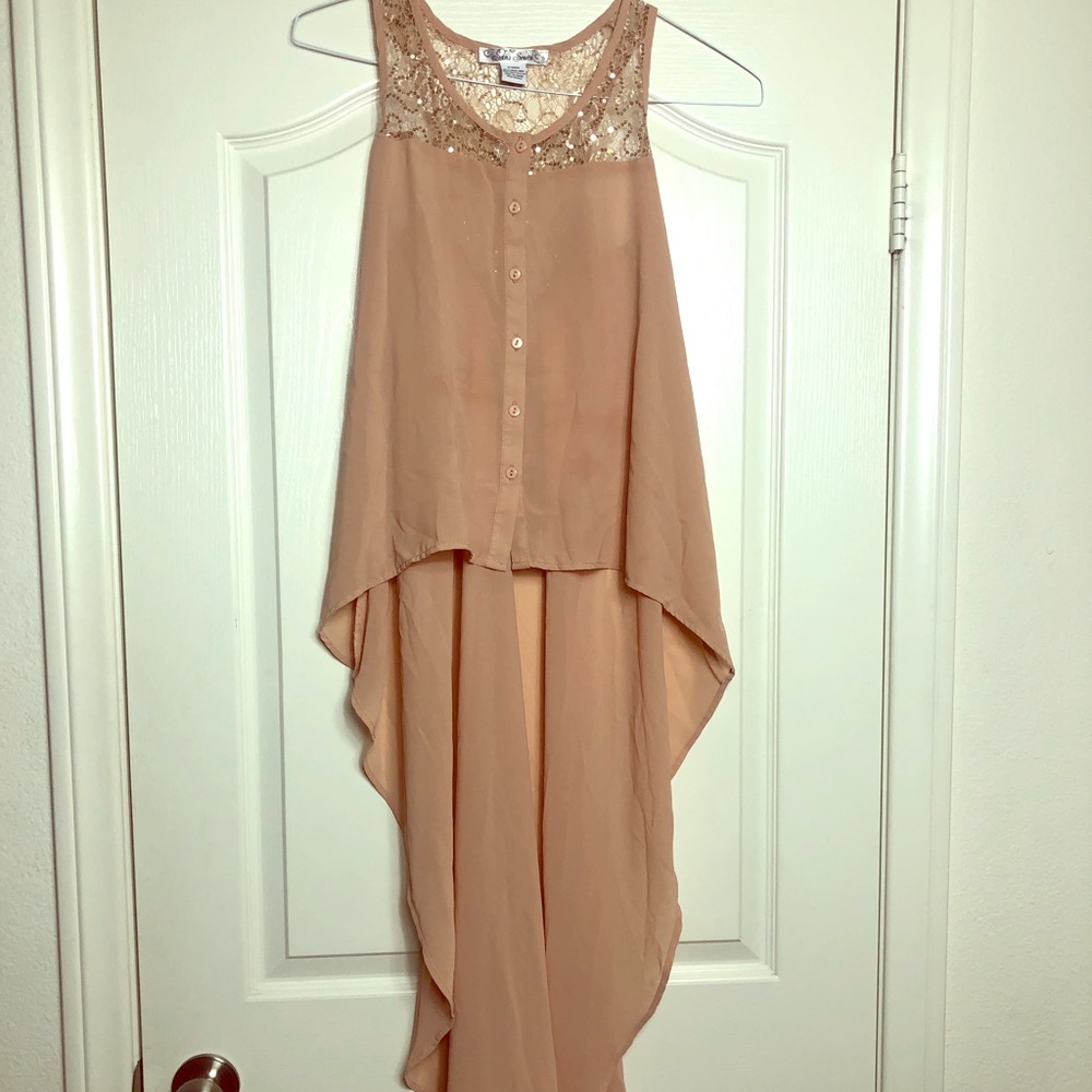 Sheer high-low sleeveless top